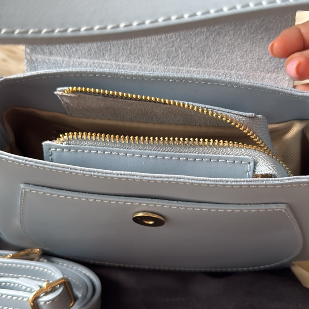 Italian Made - Two Way Saddle Bag 💙 - Picture 4 of 7